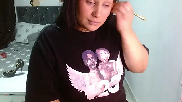 Snapshot of brittanysexhot chatting on 10/15/25, 06:49 brittanysexhot online show from 10/15/25, 06:49