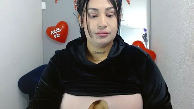 Snapshot of brittanysexhot chatting on 02/17/25, 02:38 brittanysexhot online show from 02/17/25, 02:38