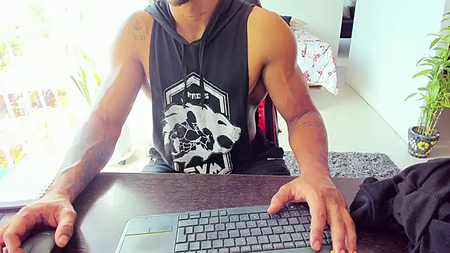 Adam Valenciia online show from 10/27/25, 07:37