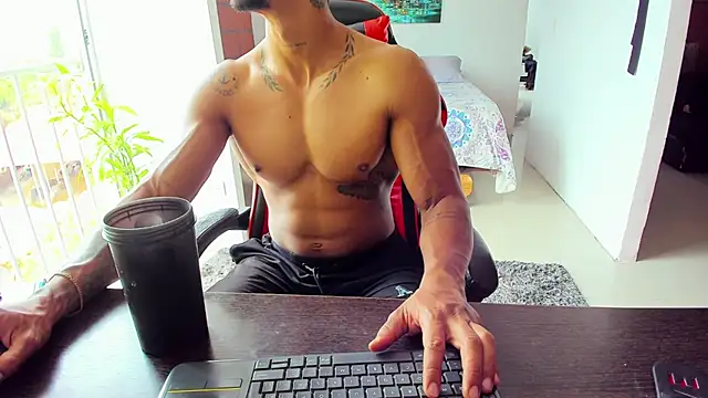 Adam Valenciia online show from 09/12/25, 04:40