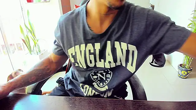 Adam Valenciia online show from 10/24/25, 03:44