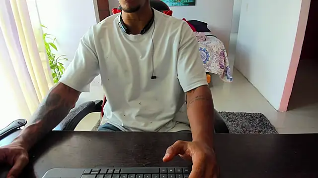 Adam Valenciia online show from 09/22/25, 04:13