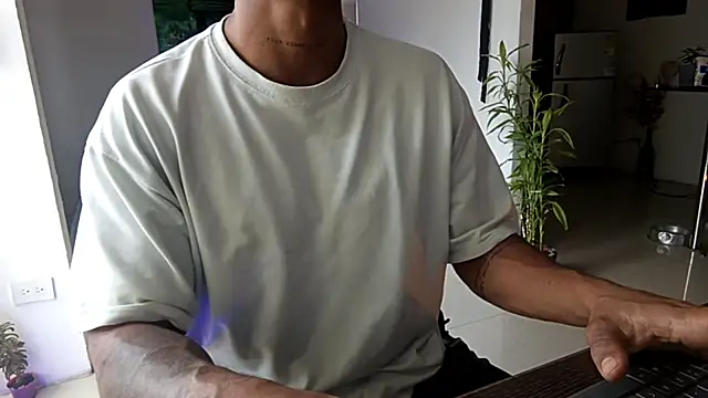 Adam Valenciia online show from 12/05/25, 06:50