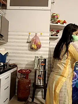 Snapshot of Best-Couple chatting on 03/11/25, 08:52 Best-Couple online show from 03/11/25, 08:52