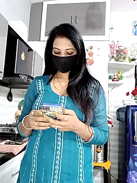 Best-Couple online show from 04/15/26, 03:56