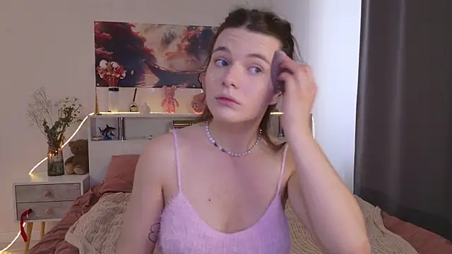 Snapshot of Nellie_Medina chatting on 05/07/26, 10:18 Nellie Medina online show from 05/07/26, 10:18