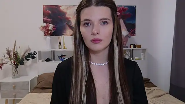 Nellie Medina online show from 11/10/25, 12:32