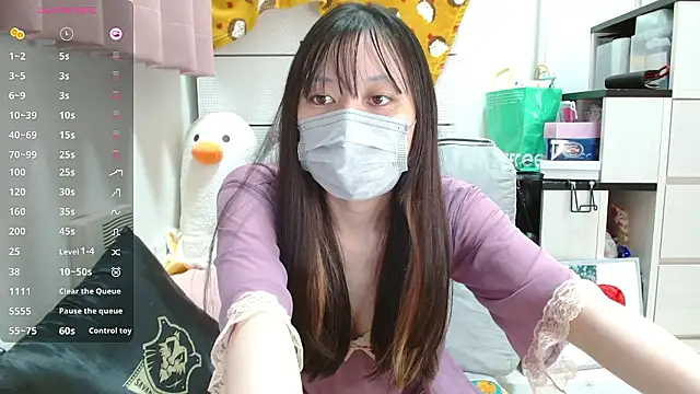 Snapshot of pipimi_khaos chatting on 09/17/25, 10:17 pipimi khaos online show from 09/17/25, 10:17