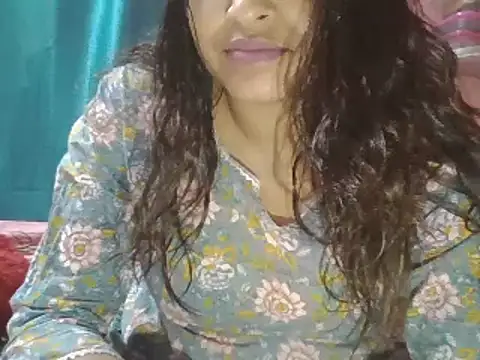 Snapshot of Hot-shanvi chatting on 03/20/25, 04:29 Hot-shanvi online show from 03/20/25, 04:29
