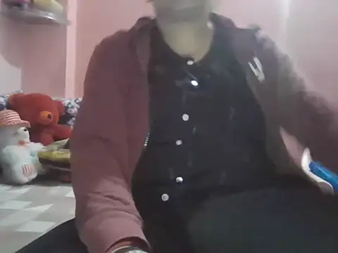 Hot-shanvi online show from 11/17/25, 03:32