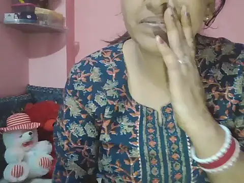 Snapshot of Hot-shanvi chatting on 10/18/25, 01:40 Hot-shanvi online show from 10/18/25, 01:40