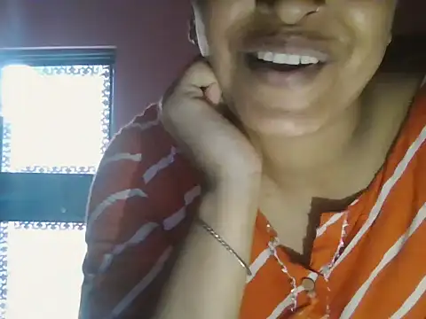 Snapshot of Hot-shanvi chatting on 09/18/25, 03:20 Hot-shanvi online show from 09/18/25, 03:20