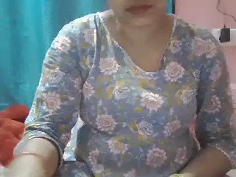 Snapshot of Hot-shanvi chatting on 03/20/25, 09:35 Hot-shanvi online show from 03/20/25, 09:35
