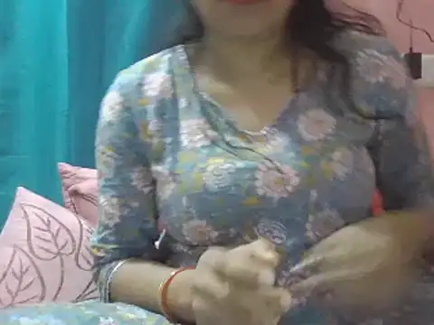 Snapshot of Hot-shanvi chatting on 03/21/25, 12:40 Hot-shanvi online show from 03/21/25, 12:40