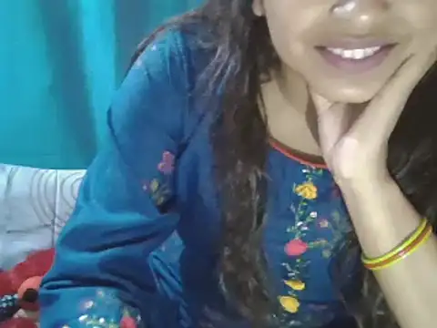 Snapshot of Hot-shanvi chatting on 03/19/25, 05:19 Hot-shanvi online show from 03/19/25, 05:19