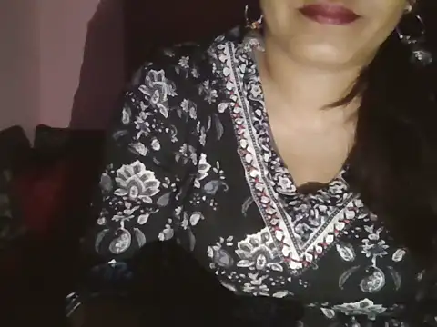 Snapshot of Hot-shanvi chatting on 05/18/26, 05:51 Hot-shanvi online show from 05/18/26, 05:51