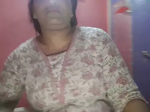 Hot-shanvi online show from 04/17/26, 12:35