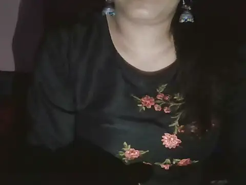 Snapshot of Hot-shanvi chatting on 05/21/26, 05:10 Hot-shanvi online show from 05/21/26, 05:10