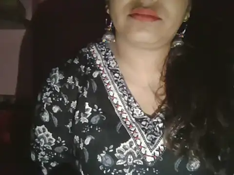 Snapshot of Hot-shanvi chatting on 04/23/26, 06:20 Hot-shanvi online show from 04/23/26, 06:20