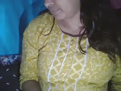 Snapshot of Hot-shanvi chatting on 06/01/26, 11:32 Hot-shanvi online show from 06/01/26, 11:32