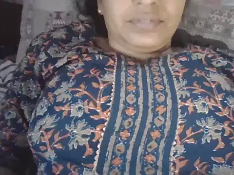 Snapshot of Hot-shanvi chatting on 04/28/26, 01:59 Hot-shanvi online show from 04/28/26, 01:59