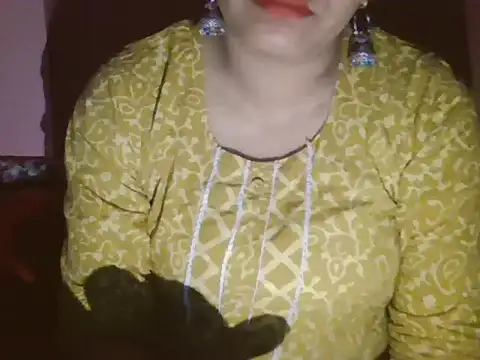 Hot-shanvi online show from 04/15/26, 12:16