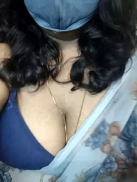 Snapshot of Rathi22 chatting on 07/10/26, 02:11 Rathi22 online show from 07/10/26, 02:11