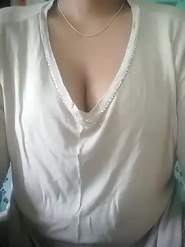 muskan-Sharma online show from 10/15/25, 05:17