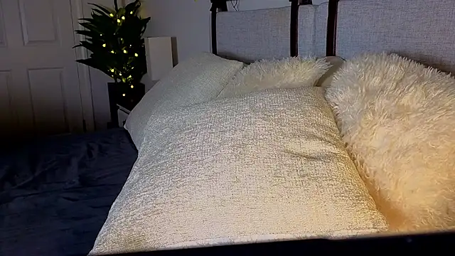 ivynyxx online show from 06/25/26, 08:47