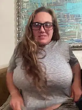 Snapshot of bjayburn chatting on 01/12/25, 05:56 bjayburn online show from 01/12/25, 05:56