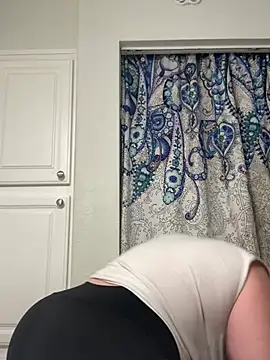 Snapshot of bjayburn chatting on 12/31/24, 04:57 bjayburn online show from 12/31/24, 04:57