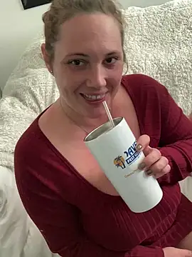 Snapshot of bjayburn chatting on 01/03/25, 08:11 bjayburn online show from 01/03/25, 08:11