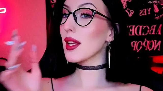 Snapshot of Miss_Alice__ chatting on 05/03/26, 11:52 Miss Alice online show from 05/03/26, 11:52