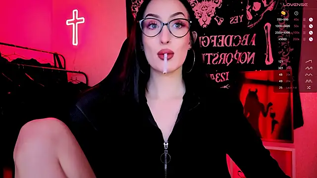 Miss Alice   online show from 02/05/26, 01:01