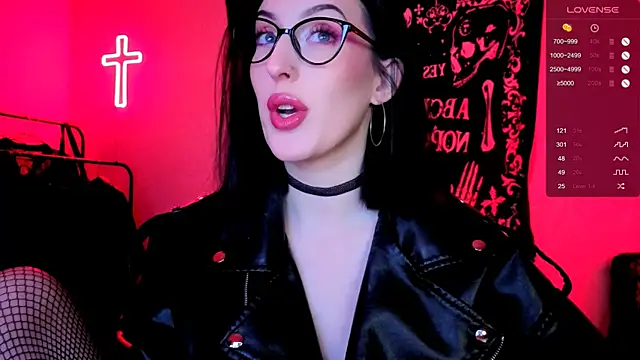 Snapshot of Miss_Alice__ chatting on 10/05/25, 12:45 Miss Alice online show from 10/05/25, 12:45