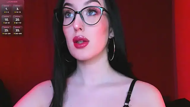 Snapshot of Miss_Alice__ chatting on 02/28/25, 02:20 Miss Alice online show from 02/28/25, 02:20