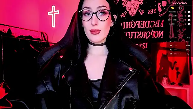 Miss Alice   online show from 02/18/26, 11:45