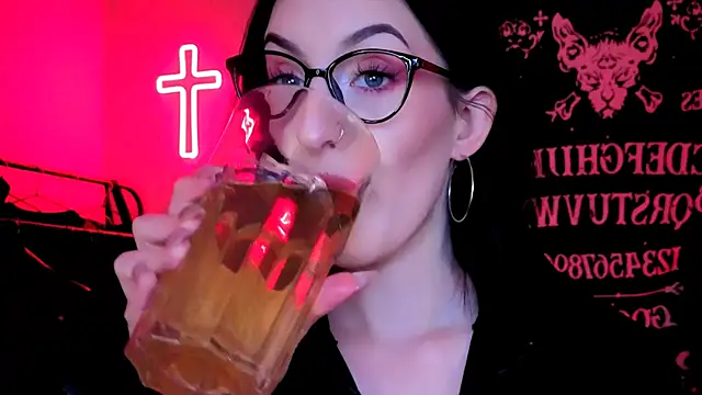 Miss Alice   online show from 11/20/25, 01:28