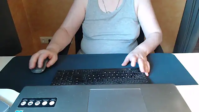 Snapshot of Sweet_Phoenix chatting on 07/18/26, 07:39 Sweet Phoenix online show from 07/18/26, 07:39