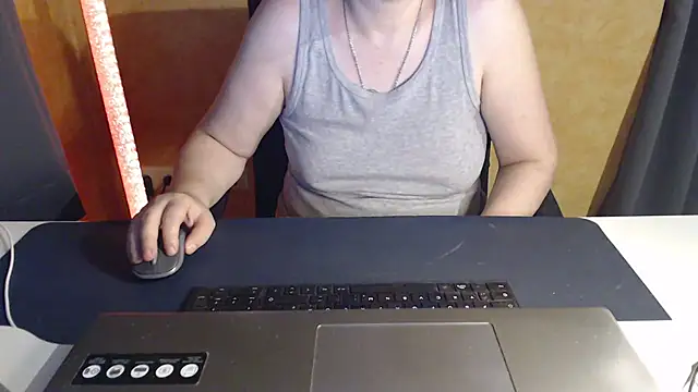 Snapshot of Sweet_Phoenix chatting on 07/08/26, 08:20 Sweet Phoenix online show from 07/08/26, 08:20