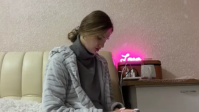 Snapshot of florianikaa chatting on 10/30/25, 08:39 florianikaa online show from 10/30/25, 08:39