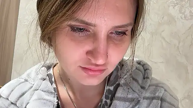 Snapshot of florianikaa chatting on 10/16/25, 07:55 florianikaa online show from 10/16/25, 07:55