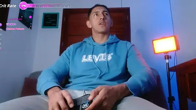 Snapshot of Joylopez_fit chatting on 10/28/25, 12:26 Joylopez fit online show from 10/28/25, 12:26