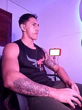 Snapshot of Joylopez_fit chatting on 11/22/25, 01:32 Joylopez fit online show from 11/22/25, 01:32