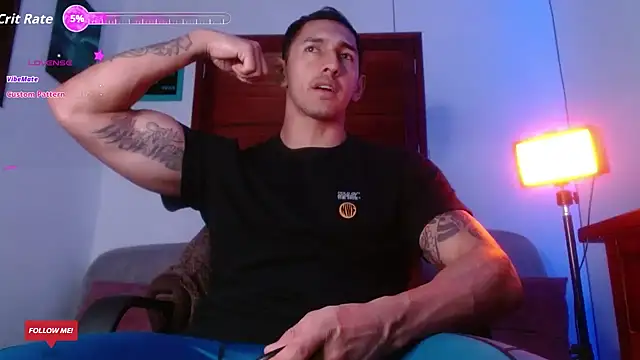 Snapshot of Joylopez_fit chatting on 10/16/25, 01:08 Joylopez fit online show from 10/16/25, 01:08