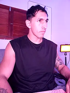 Snapshot of Joylopez_fit chatting on 11/26/25, 01:44 Joylopez fit online show from 11/26/25, 01:44