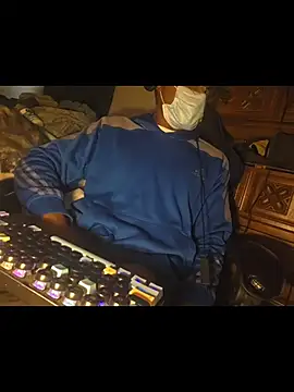 dominatingblacklove online show from 12/17/25, 04:23