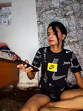 Snapshot of Enna_Zarza_ chatting on 10/07/25, 06:14 Enna Zarza  online show from 10/07/25, 06:14