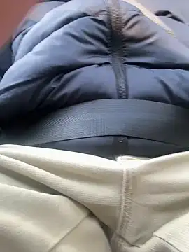 Snapshot of skyisthelimit12 chatting on 01/08/25, 04:02 skyisthelimit12 online show from 01/08/25, 04:02