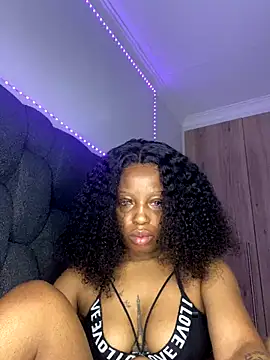Snapshot of Thando04 chatting on 10/18/25, 06:21 Thando04 online show from 10/18/25, 06:21
